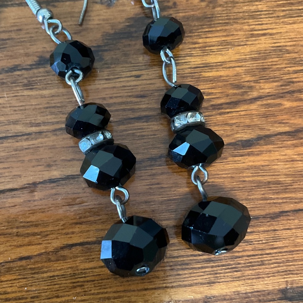 Elegant Black Beaded Dangle Earrings - Picture 3 of 3